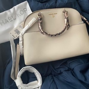NWT Michael Kors Hudson Lg Dome Satchel/Crossbody